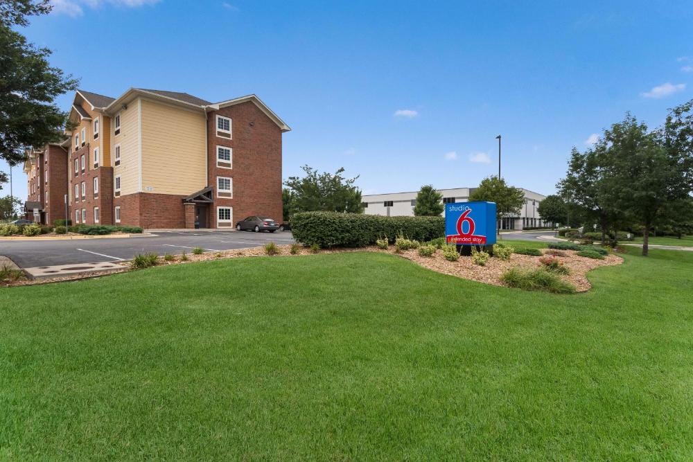 Studio 6 Lenexa - Overland Park